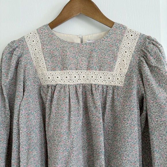 Moodie Ditsy Floral Lace Smocked Blouse Small - Picture 2 of 9